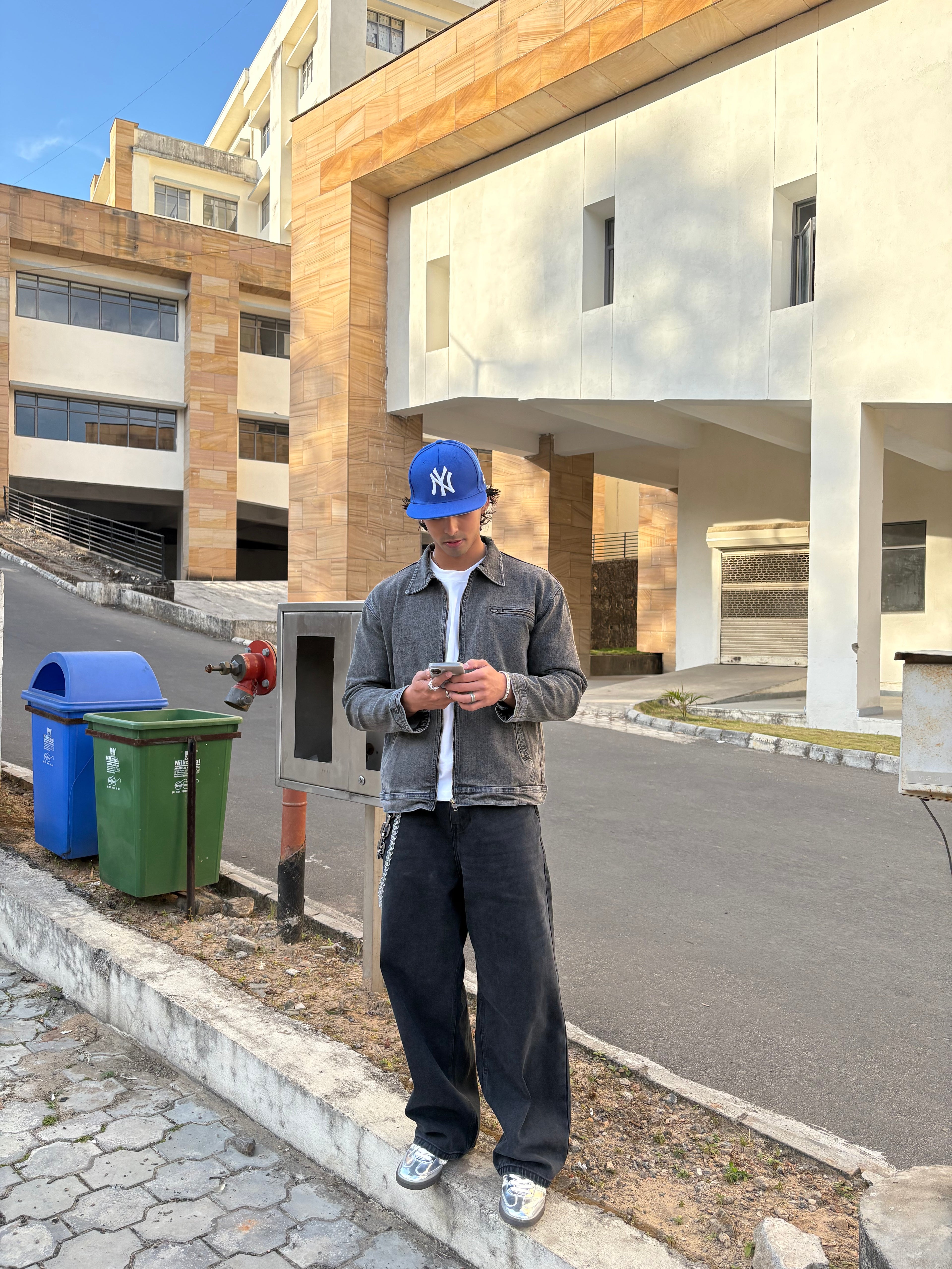SHADOW WASH BAGGY JEAN
