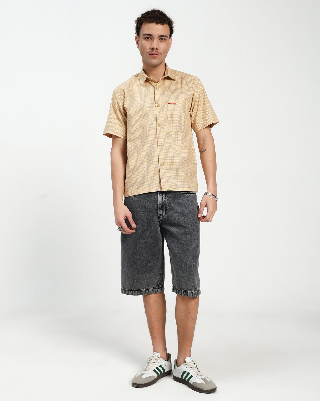 RELAXED FIT SHORT SLEEVED SHIRT