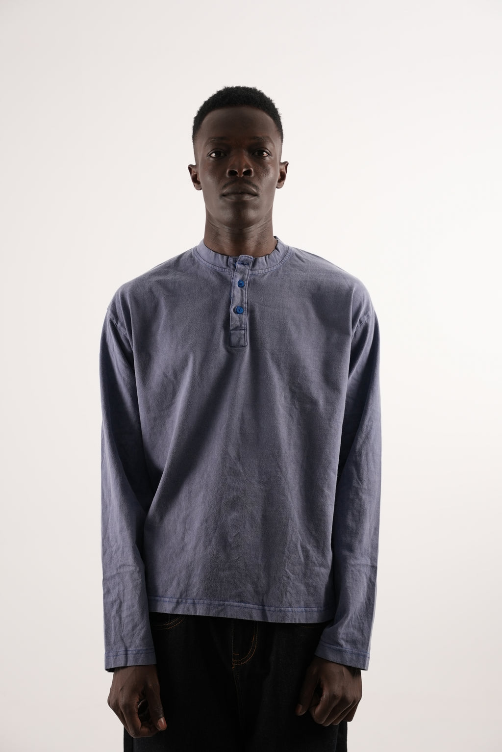 WASHED BLUE HENLEY TEE